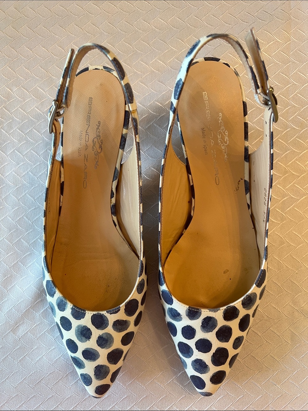 Women's Polka Dot Slingback Pointed Toe Flats - White/Navy